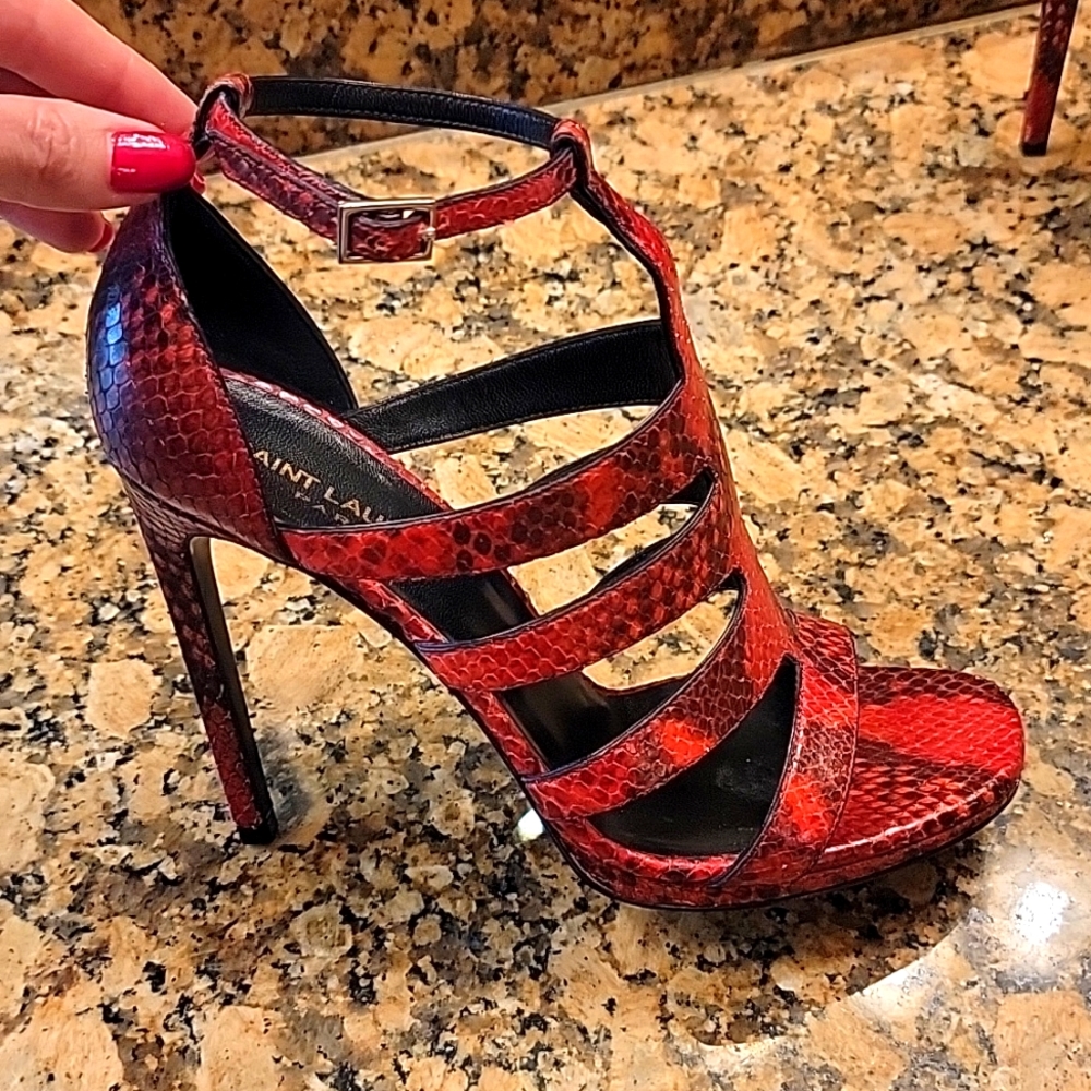 Saint Laurent Paris Red heels. Very sexy. Size 37.5. EU. Also fits 7. US. - Picture 5 of 9